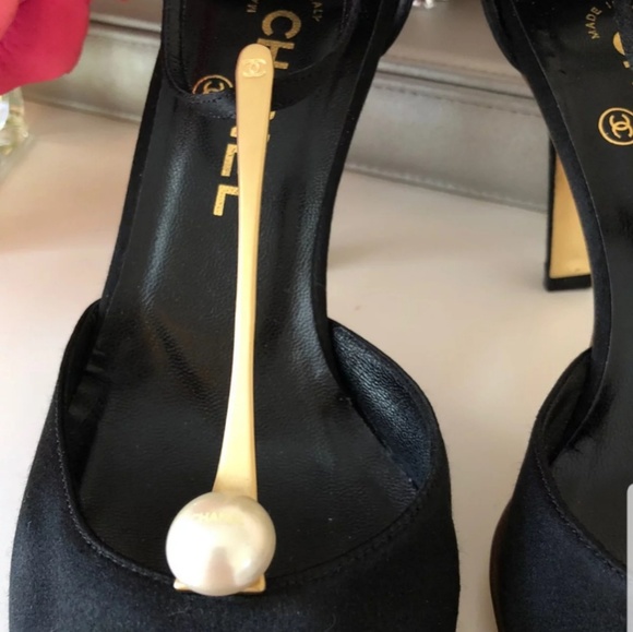 CHANEL Black Satin RARE Pearl Gold Metal sz 38.5 - Picture 2 of 7